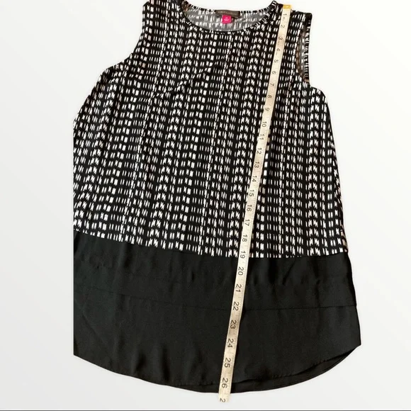 Vince Camuto Women's Black & White Sleeveless Top w/ subtle layers size XS - Picture 6 of 8